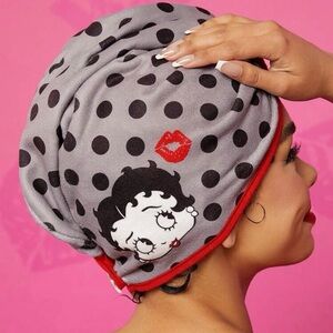 Cartoon Character Gray Hair Wrap